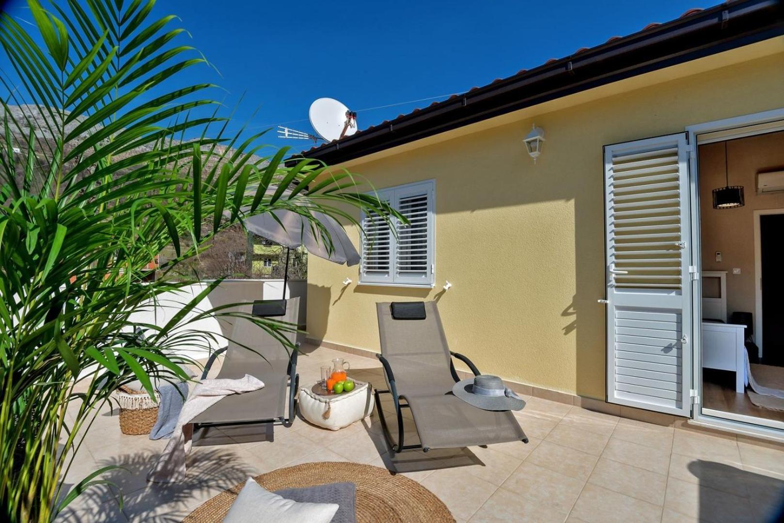 Luxury Villa Lelu With Heated Saltwater Pool, Parking, High Speed Internet, Bbq, Žrnovnica Extérieur photo