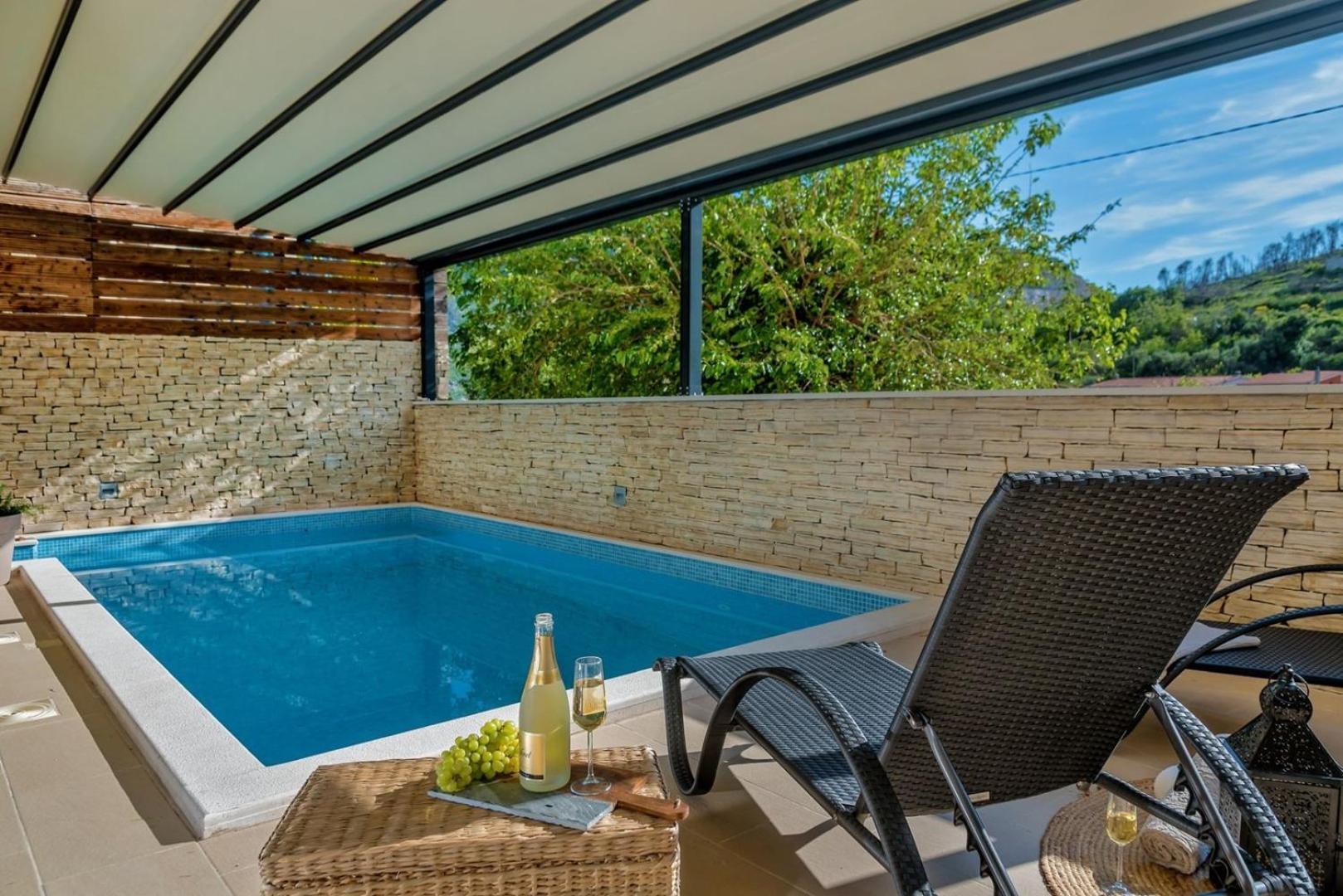 Luxury Villa Lelu With Heated Saltwater Pool, Parking, High Speed Internet, Bbq, Žrnovnica Extérieur photo